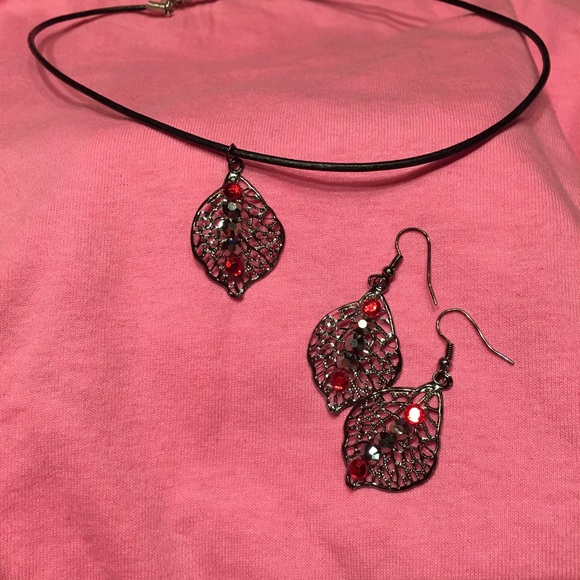 Gorgeous necklace & earrings set light weight NWT - Picture 5 of 8